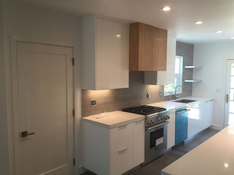 galley-kitchen-sanches-1