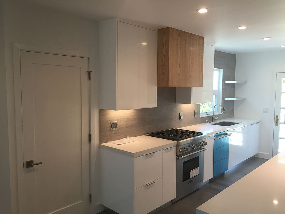 galley-kitchen-sanches-1